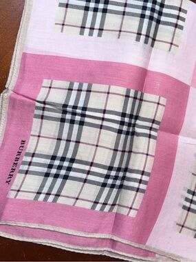 Vintage Burberry Pocket Square
Burberry Women Scarf
